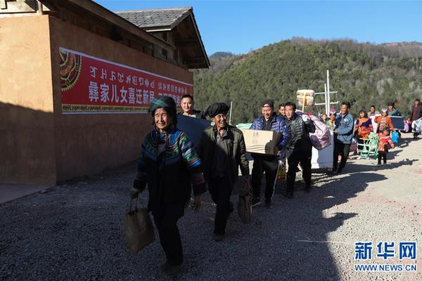 带队最后一场收获大胜！曼联官推晒照感谢范尼：你令我们感到骄傲