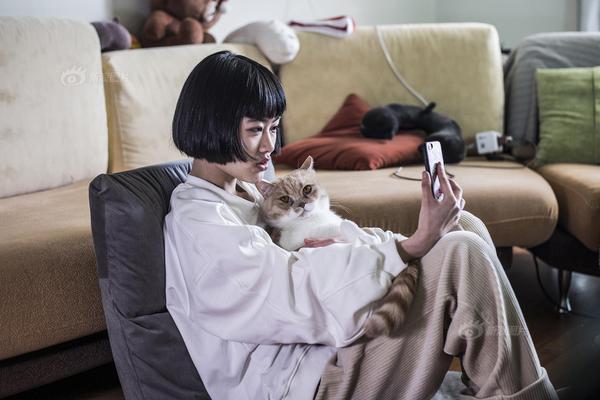 馈赠佳品，喜庆新装！王老吉春节礼盒，献礼美味中国年！