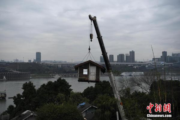 东至至德小学获“全国青少年人工智能活动特征单位”称谓