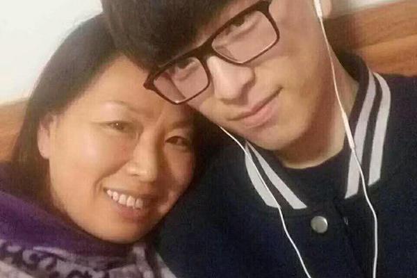 携手七年，再谱新篇！郑州龙润食品续约火爆食品网！合作共赢谋发展！