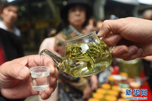 十六年火爆，六重豪华礼！恭贺臻味永和食品续约火爆网，携手赢未来！