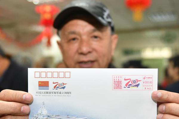 设计美学的跨界碰撞 三星Galaxy Z Flip Thom Browne限量版线上发售完美收官【数码&手机】风尚中国网