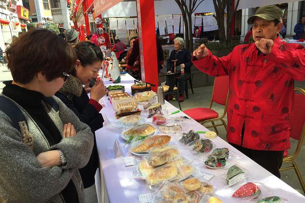 饿了，馋了，找TA就对了！卡资红豆面包，好产品，有钱途！