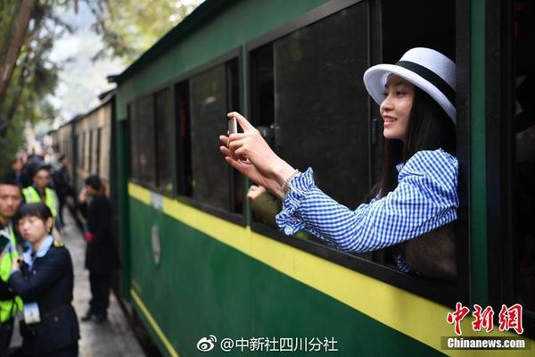 从网红爆款到趋势新品，金翅鸟重构速食消费场景！