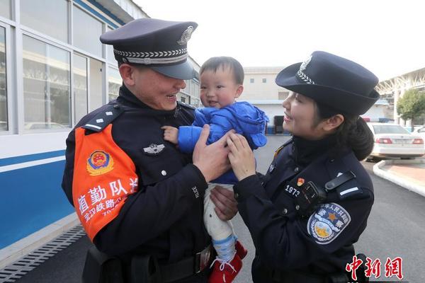 一艺人中选全省民营 艺术院团“十大名角”
